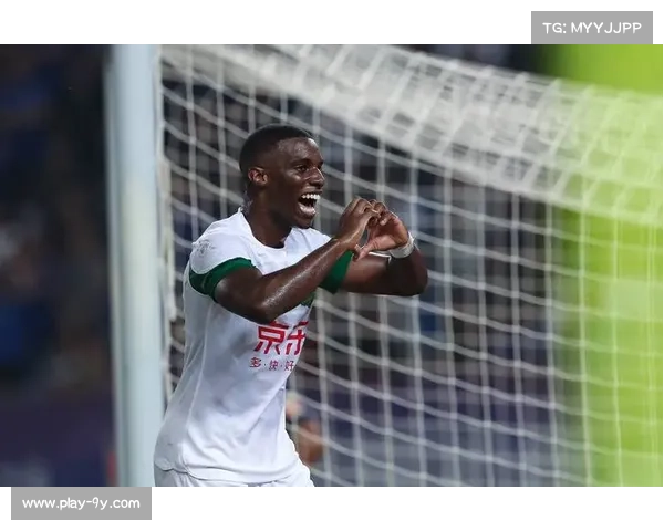 北京国安前锋法比奥·阿布雷乌获金靴